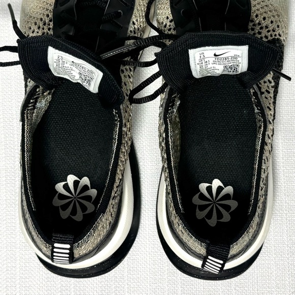 Nike Air Max Flyknit Racer Sneakers Womens Size 7.5 Sesame Black/Ocean Cube EUC - Picture 8 of 14